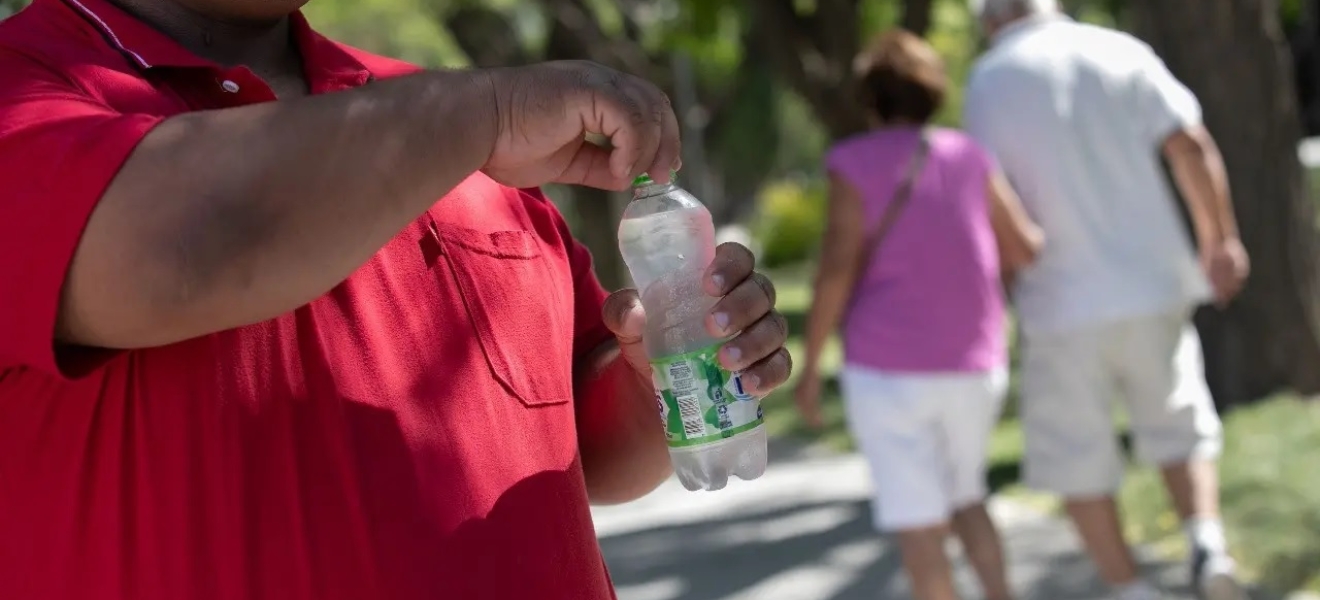 Salud RN: Tomar agua, vital para afrontar la ola de calor