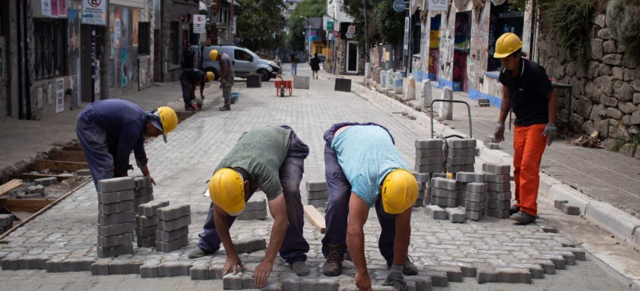 Bariloche: Avanza a buen ritmo la repavimentación de calle Juramento