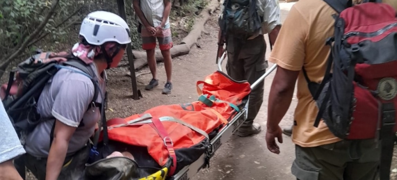 Bariloche: Evacuación de una mujer de 61 años en el sendero al Mirador del Gutiérrez