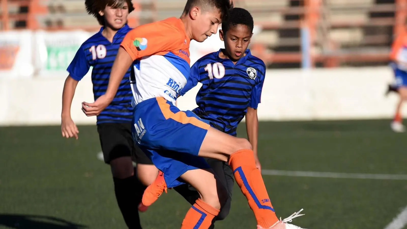 Río Negro: Decenas de jóvenes ya gritaron campeón en el Mundialito Infantil