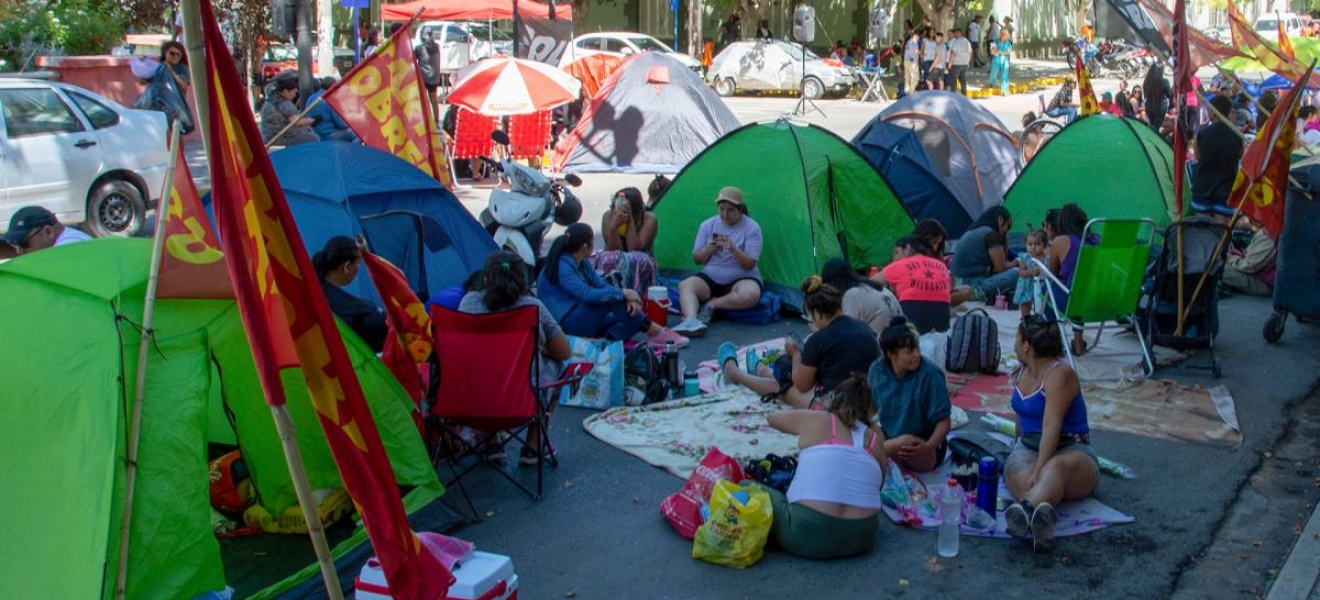 Neuquén: Organizaciones sociales acampan por tiempo indeterminado