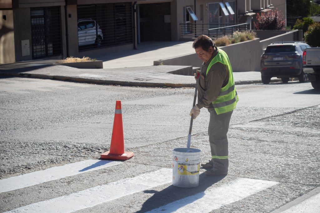 Bariloche: precaución en Pioneros y 20 de Junio por trabajos de señalización