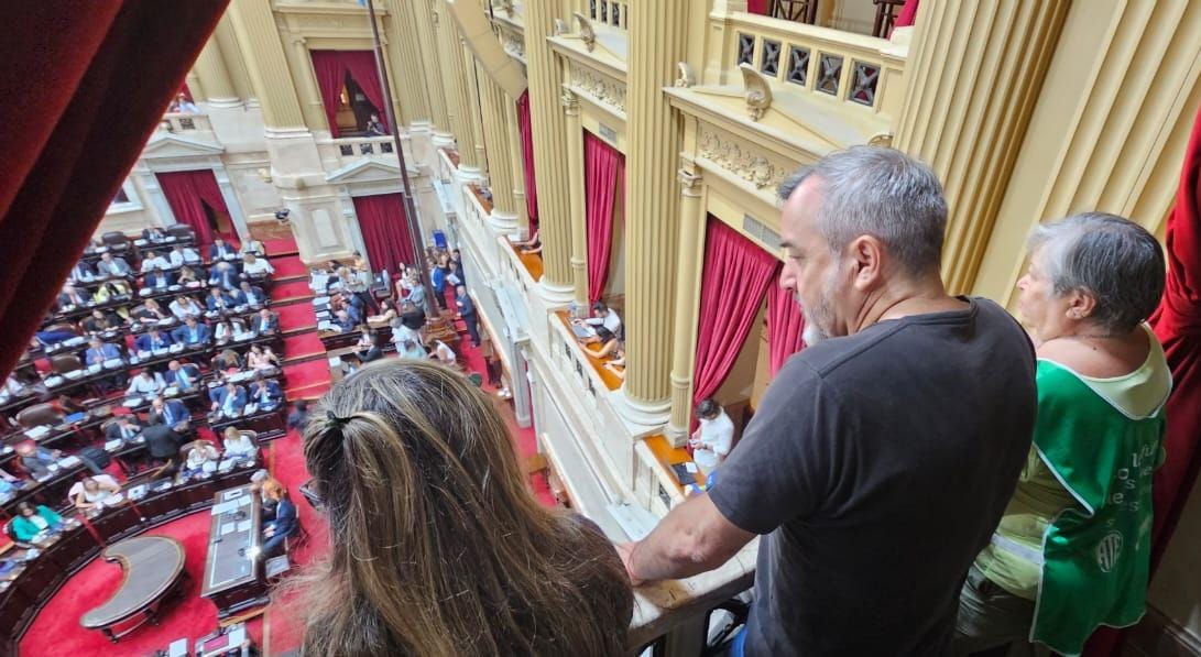 ATE Nacional en Diputados demandando el rechazo a la Ley Ómnibus