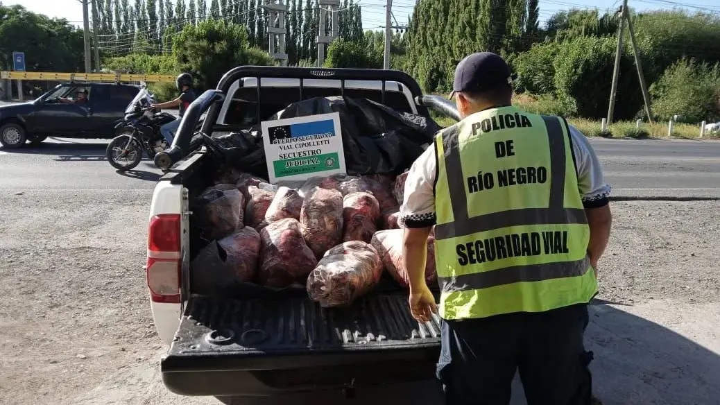 Policía rionegrina fortalece operativos de decomiso de carne para resguardar la salud