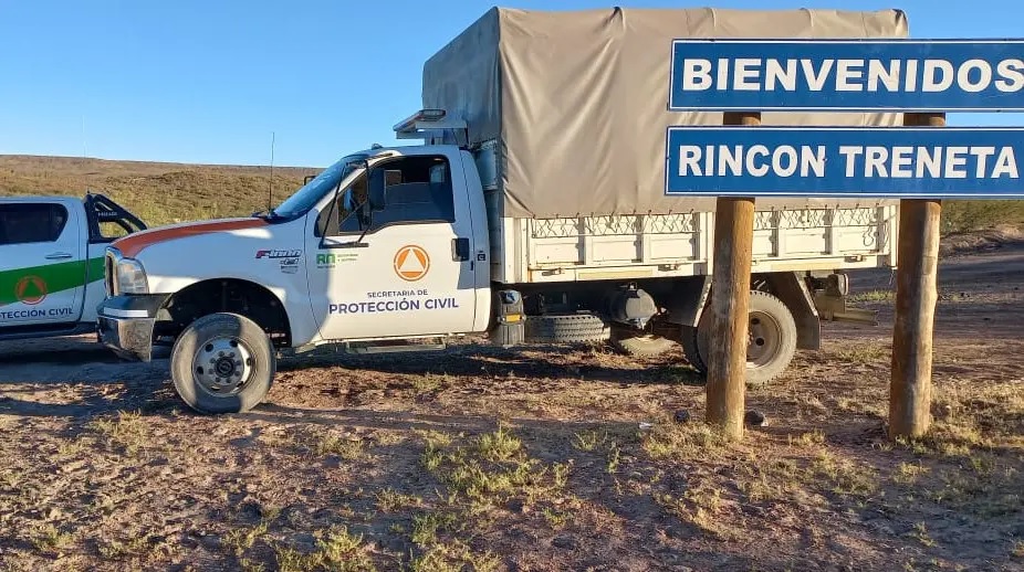 Por la sequía, Protección Civil Rio Negro brinda asistencia a pobladores de Treneta