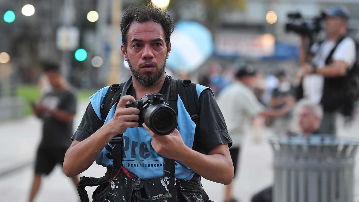 Trabajadores de prensa resultaron heridos durante la represión en el Congreso