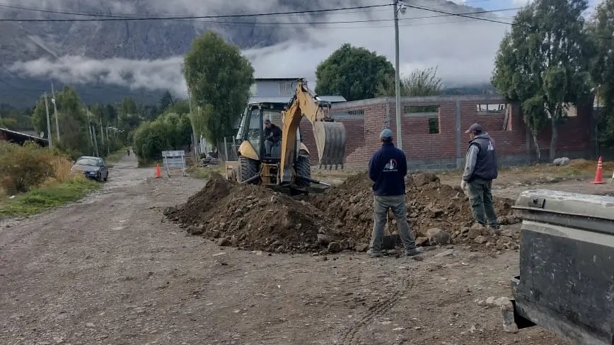 Con fondos provinciales, El Bolsón tiene más obras de gas, agua y pavimento