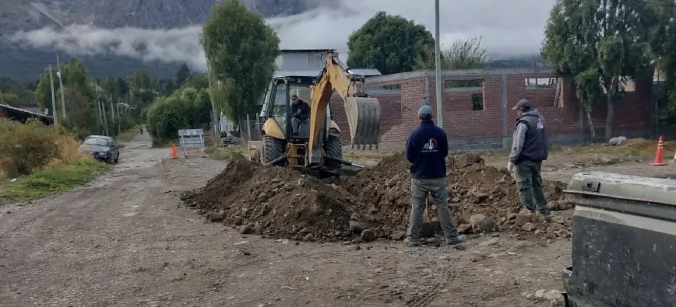 Con fondos provinciales, El Bolsón tiene más obras de gas, agua y pavimento