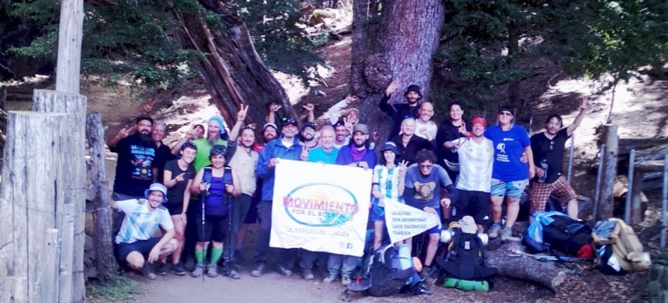 Regresaron caminantes a Lago Escondido por la montaña y denunciaron que es intransitable