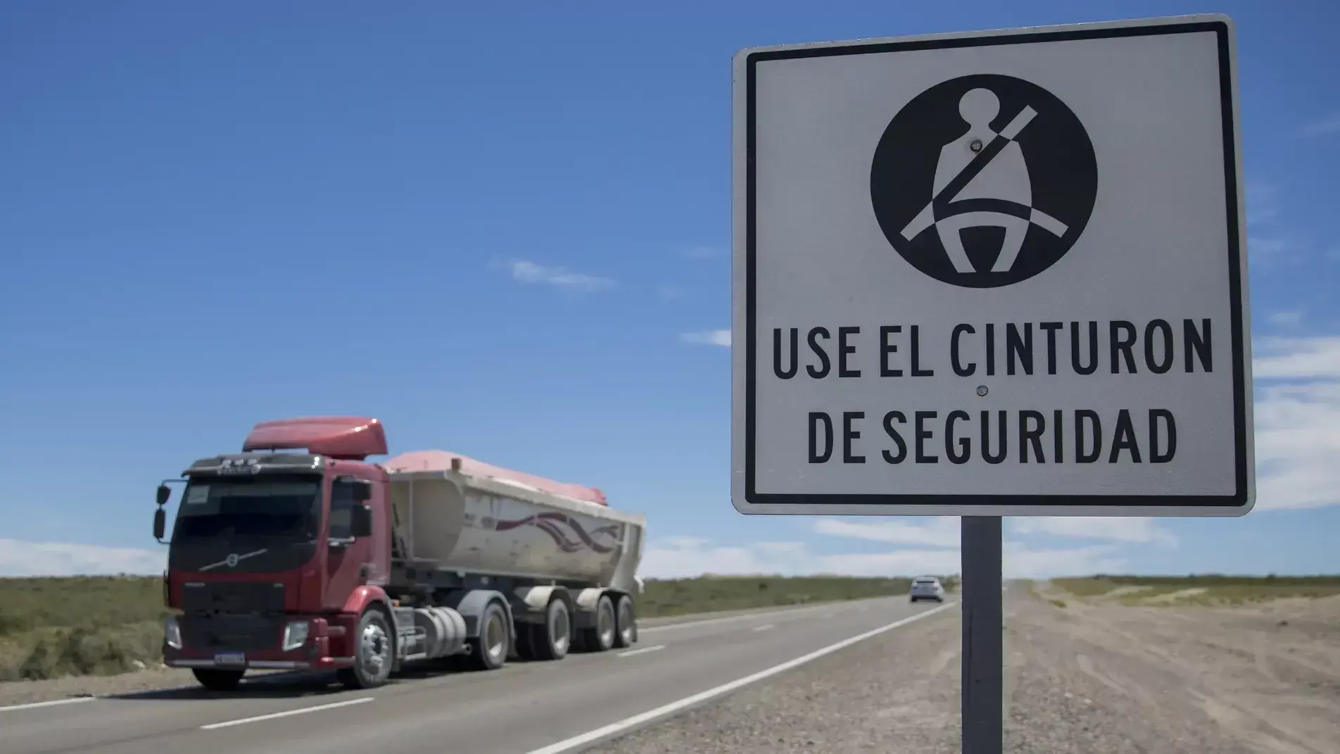 ¿Salís a la ruta?: usá cinturón de seguridad y respetá señales de tránsito