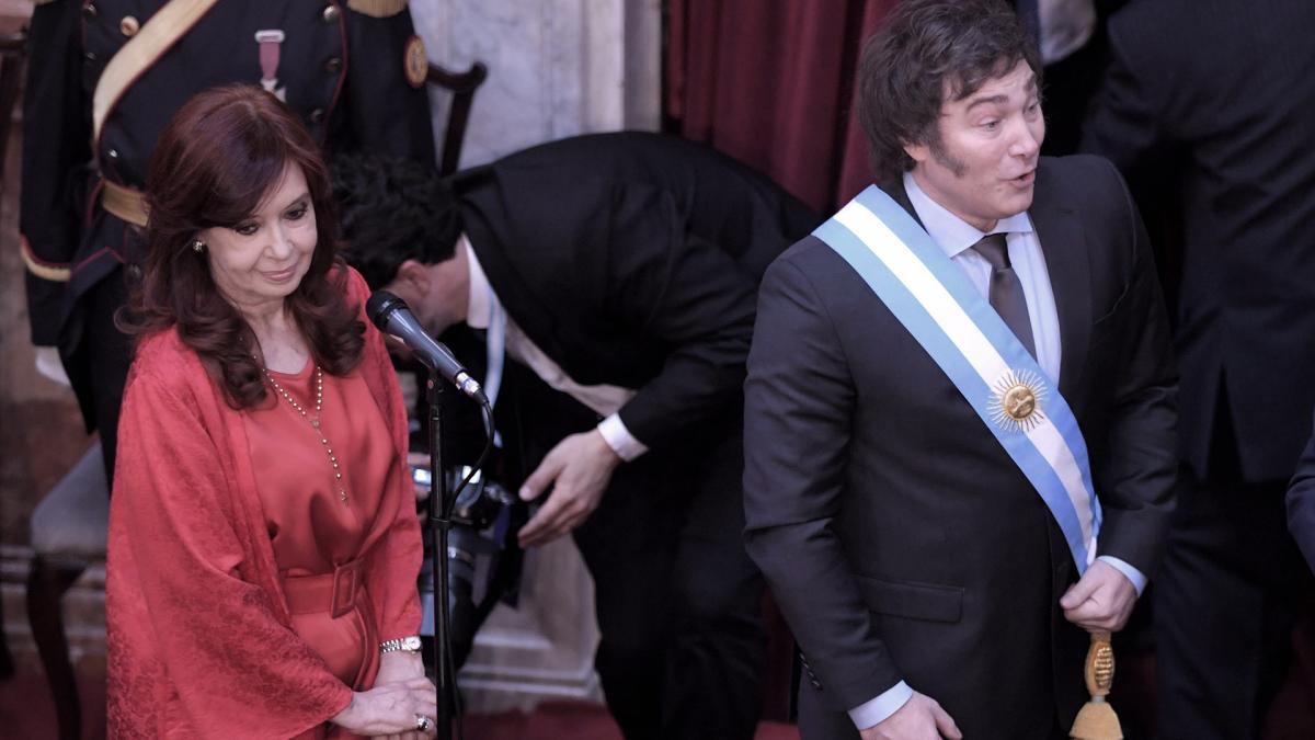 Reapareció Cristina y el PJ volvió a dividirse pero enfrenta en unidad a Milei