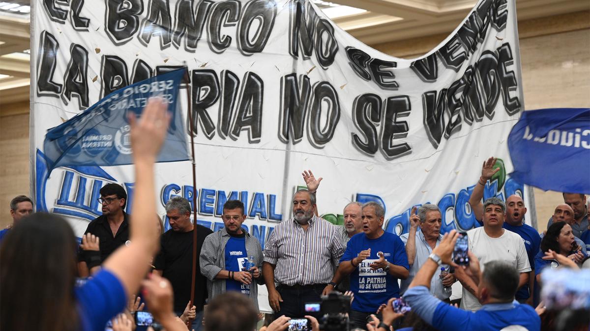 (((video))) Realizaron una marcha en defensa irrestricta del Banco Nación