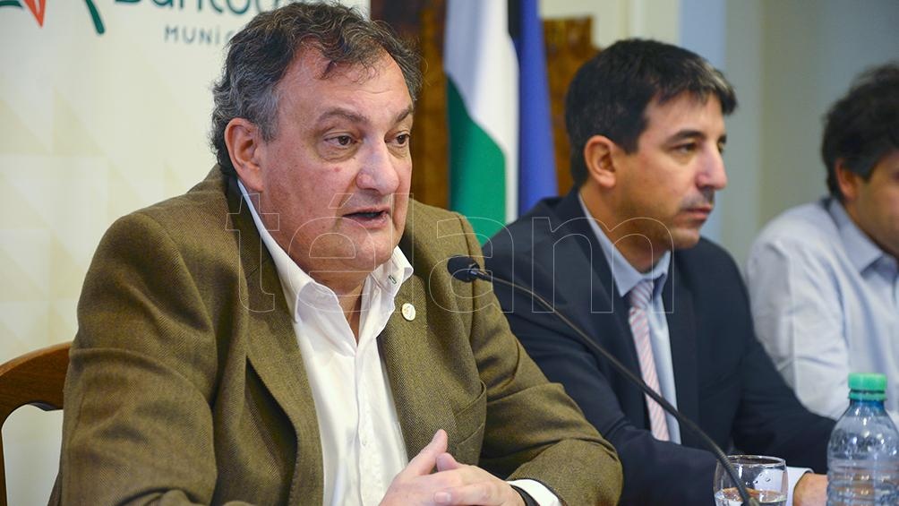 Denuncian a ex-intendente de Bariloche por un desvío millonario de fondos para viviendas