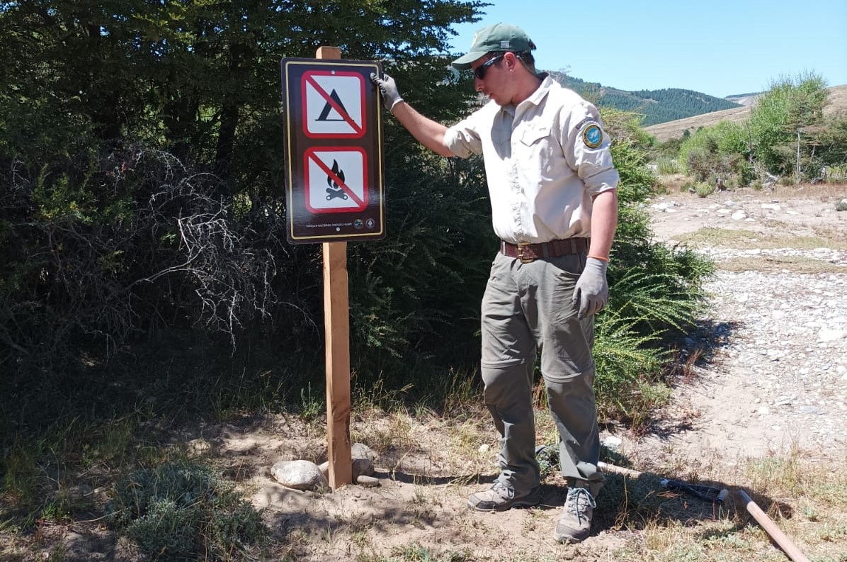 Bariloche: Producción y colocación de cartelería en el Parque Nacional