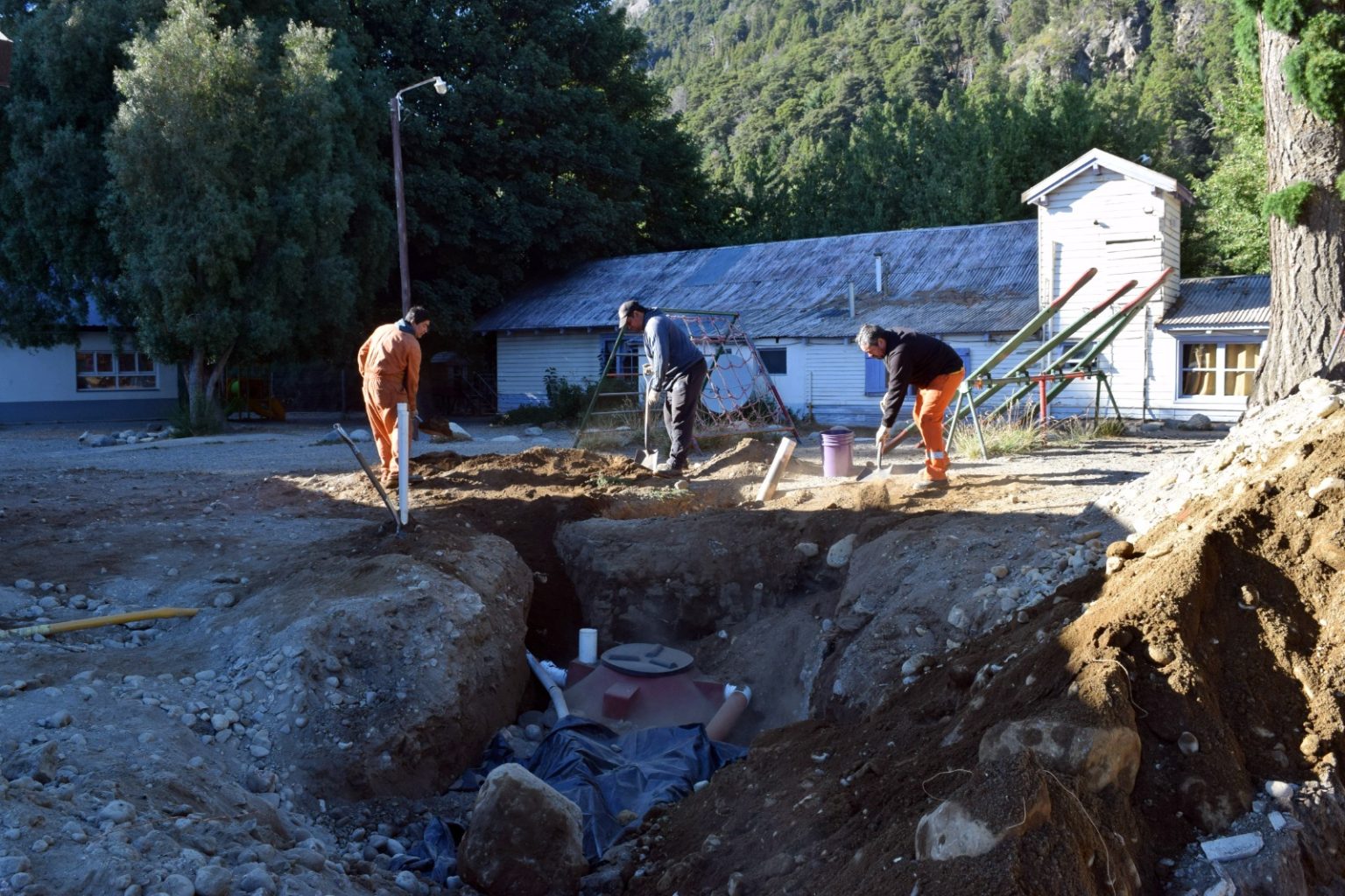 El Municipio colabora con obras para escuelas de Bariloche