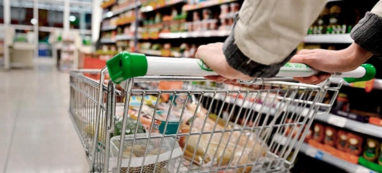 Se profundizó en febrero la caída del consumo en supermercados y autoservicios