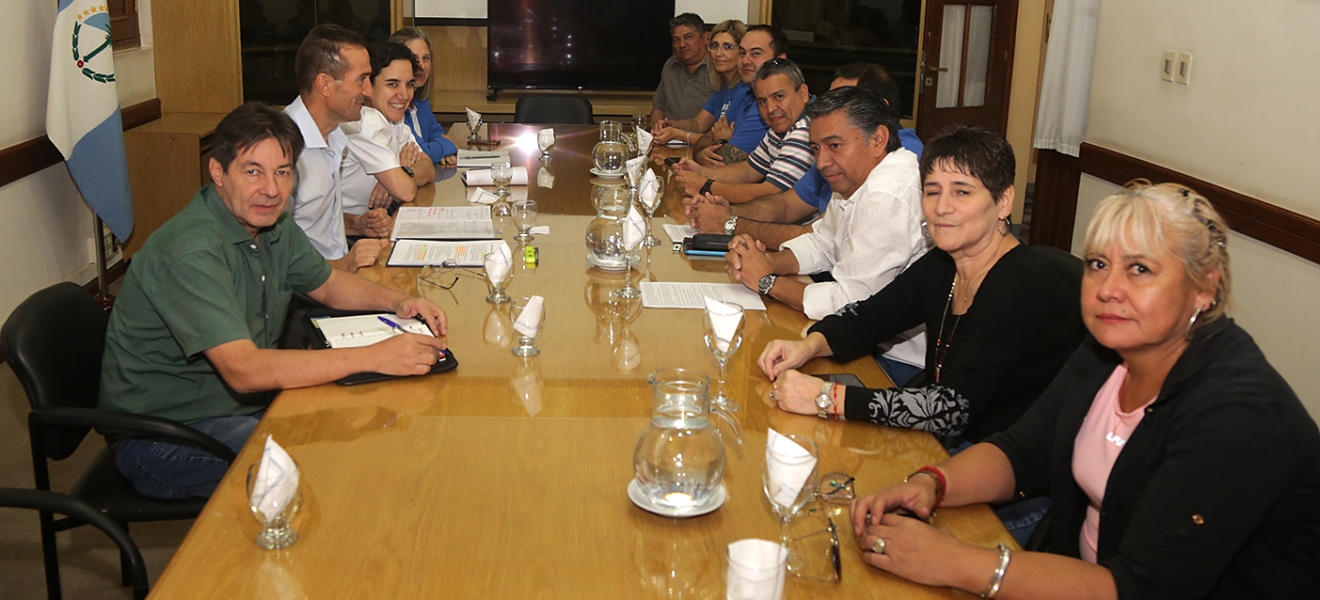 Reunión paritaria del gobierno de Neuquén con representantes de UPCN