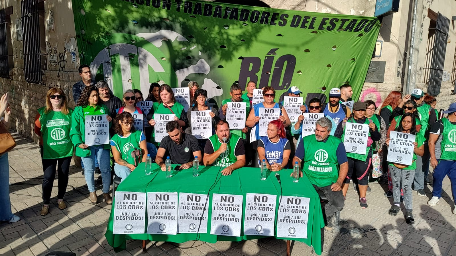 Protesta en Río Negro contra el cierre de los Centros De Referencia