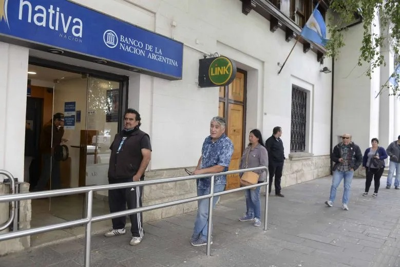 García Larraburu repudió el intento de privatizar el Banco Nación