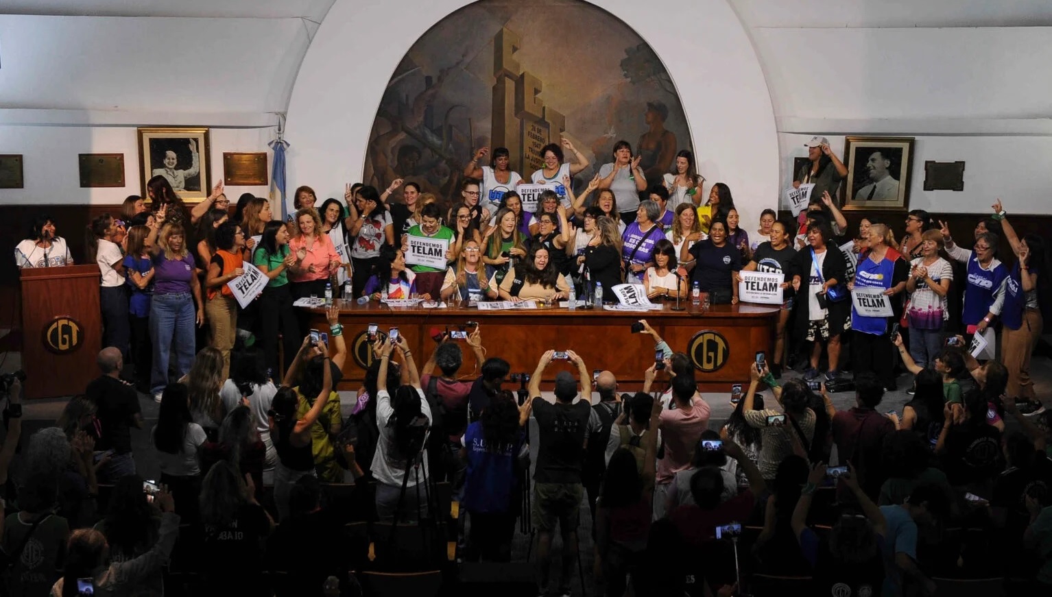 Contra el hambre y por la Justicia Social: los gremios apoyaron la concentración de mujeres del 8M