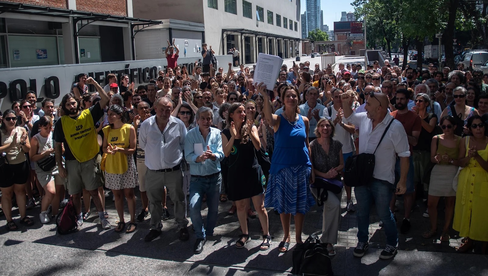 Científicos alertan que el Conicet está al borde del colapso por un ajuste infernal