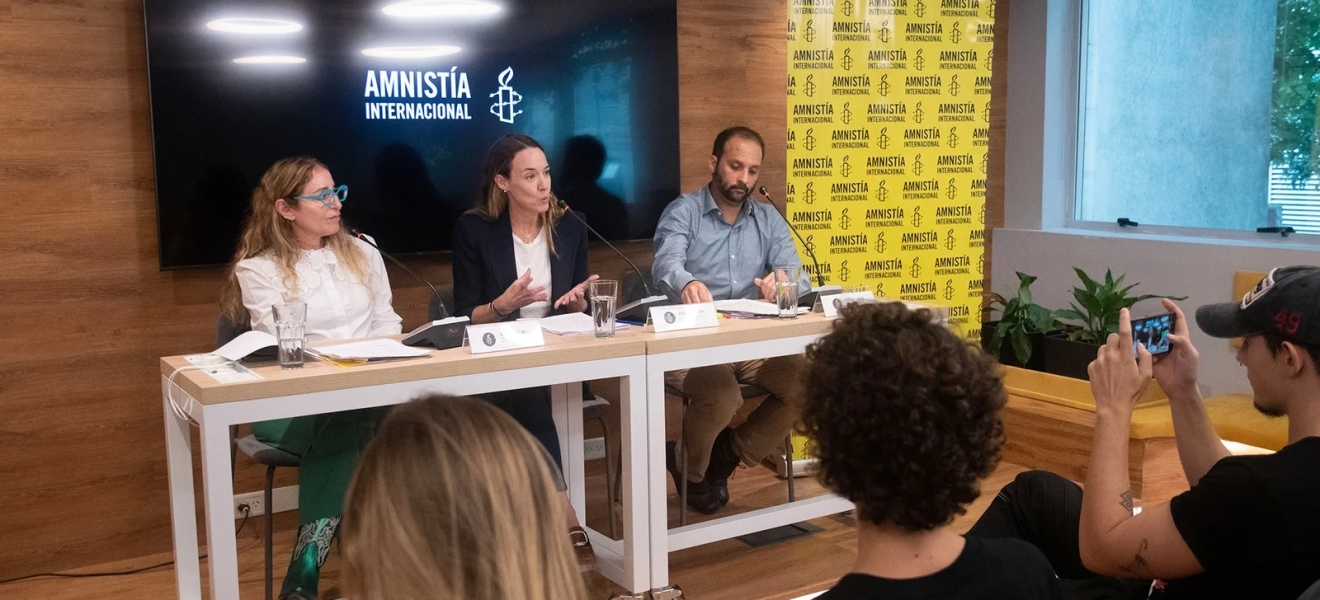 Amnistía criticó la falta de diálogo y la violencia del Gobierno de Milei