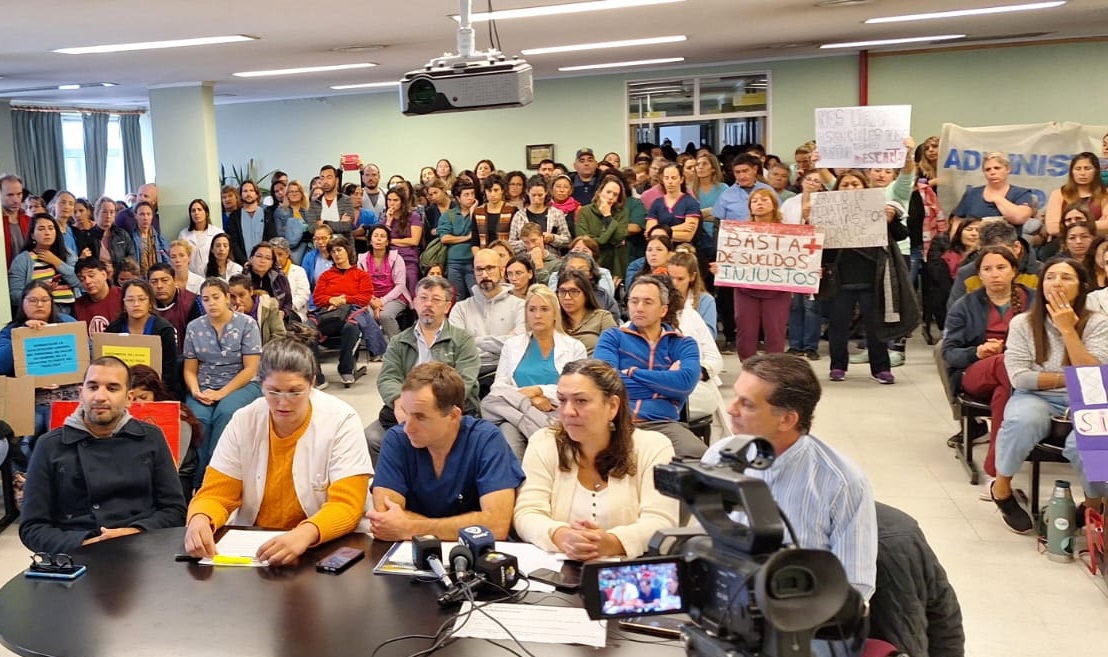 Personal de enfermería entrega los servicios en el Hospital Zonal Bariloche