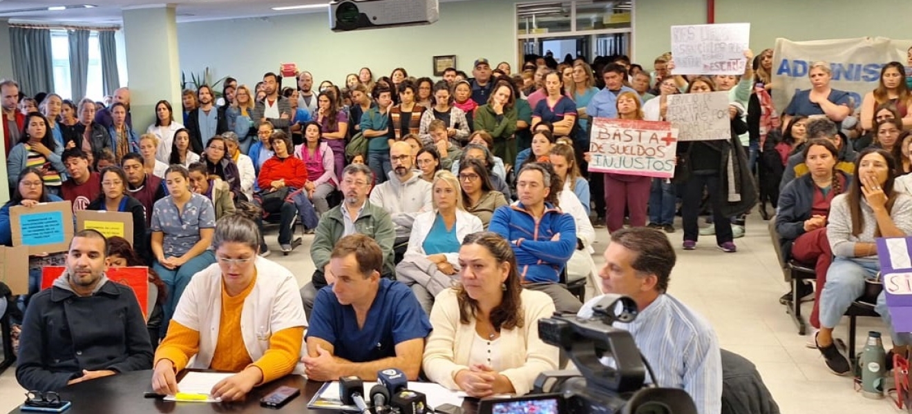 Personal de enfermería entrega los servicios en el Hospital Zonal Bariloche