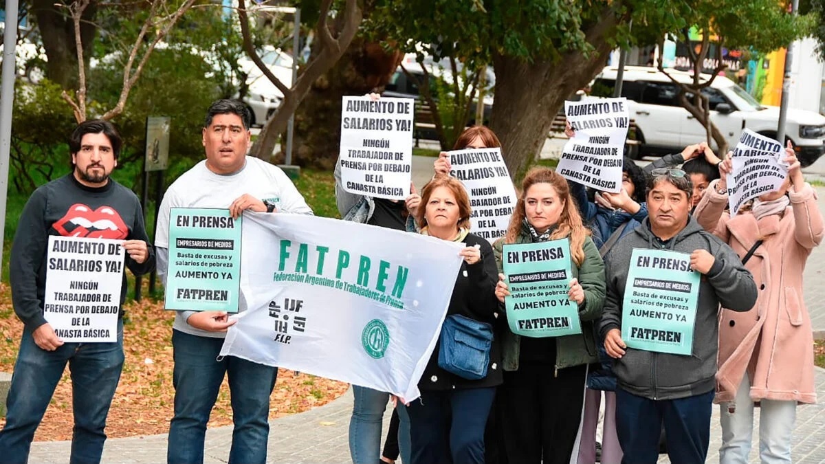 Paro y movilización en prensa escrita por la recomposición de salarios