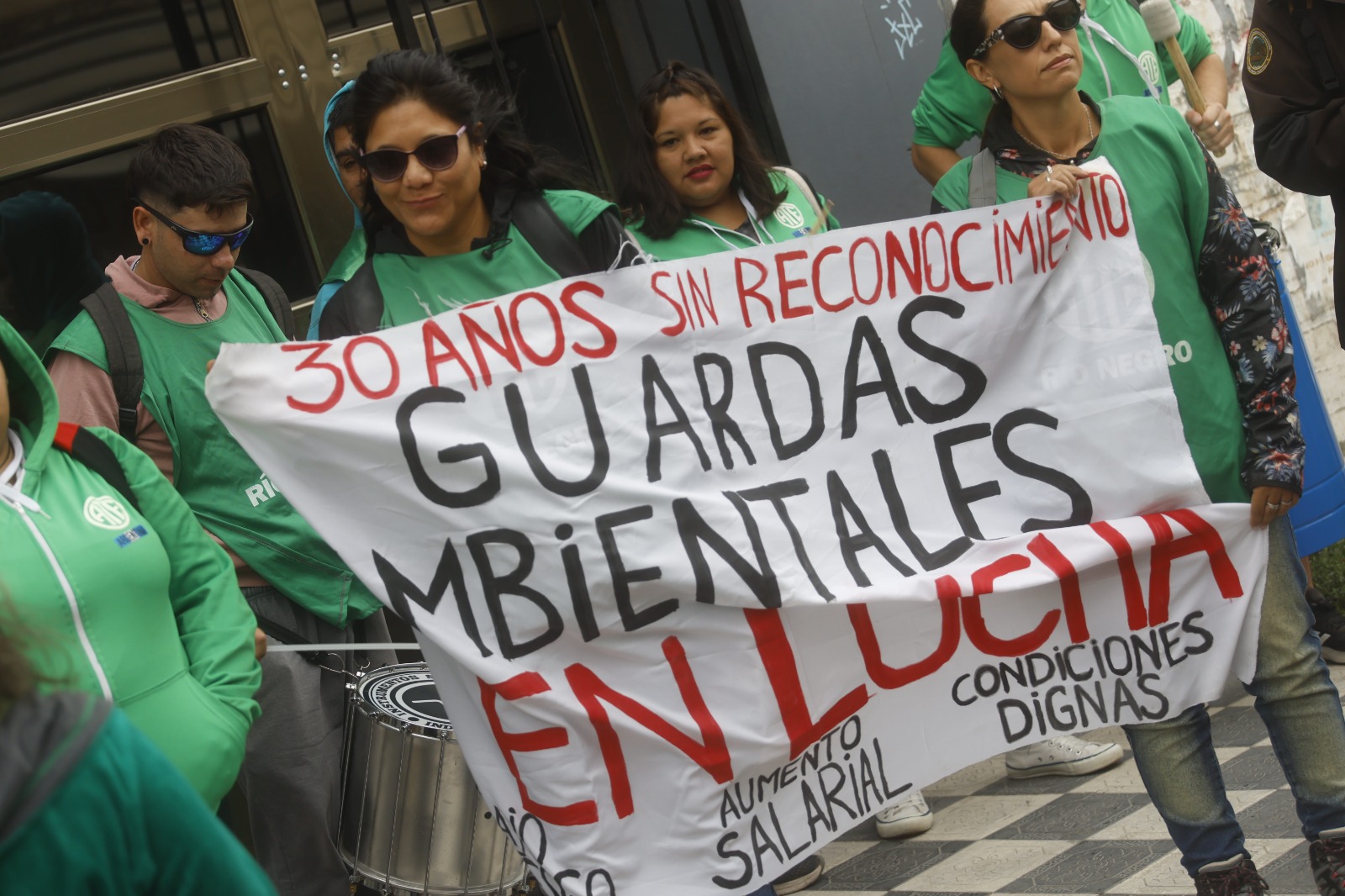 ATE se movilizó en Viedma por la reincorporación de guarda ambientales