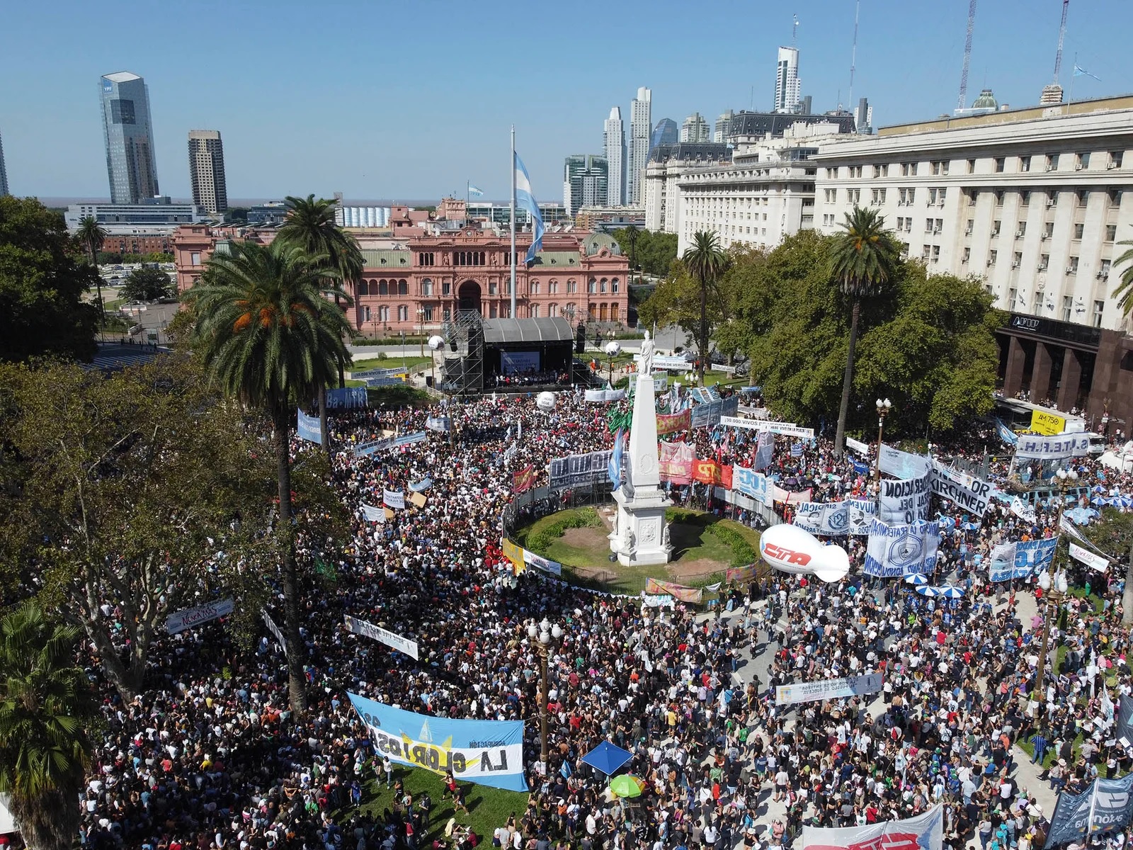 (((video))) Una multitudinaria marcha en el primer 24 de Marzo de un gobierno negacionista