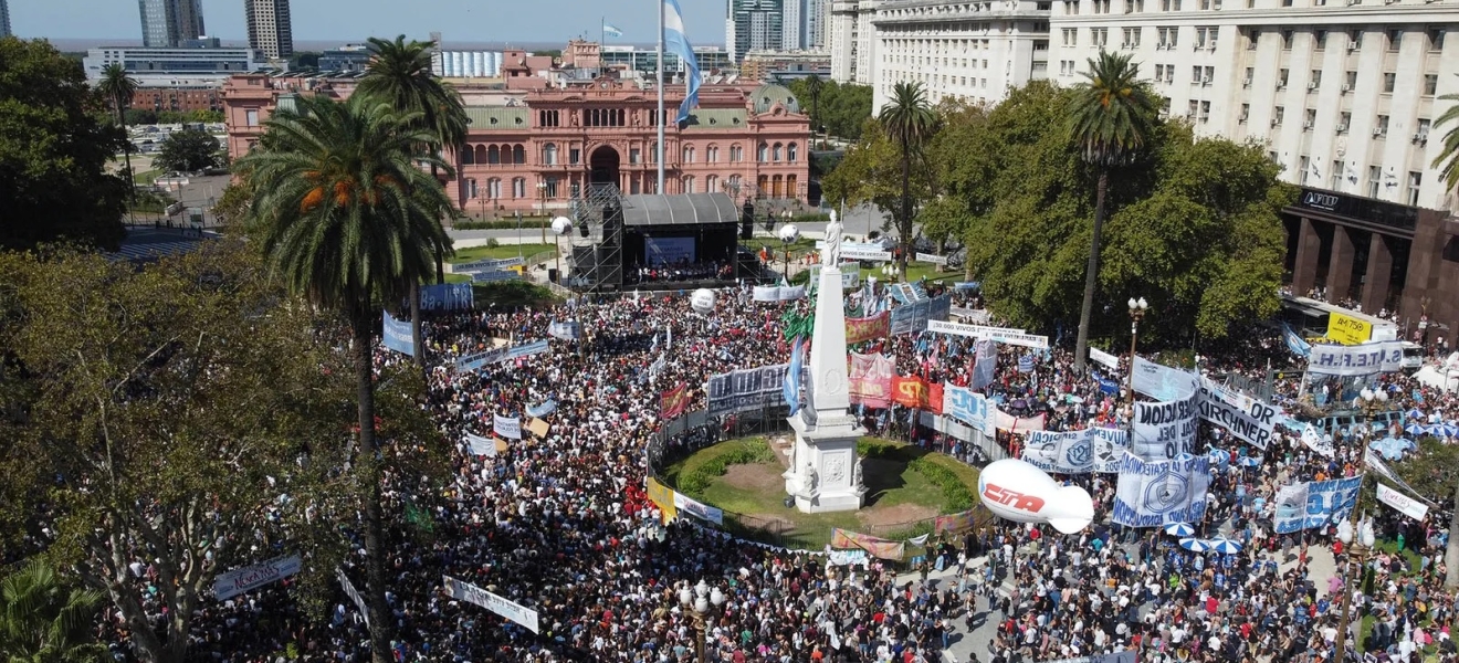 (((video))) Una multitudinaria marcha en el primer 24 de Marzo de un gobierno negacionista