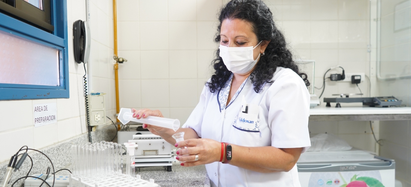 (((audio))) Crece la demanda en el laboratorio magistral del Hospital de Junín de los Andes