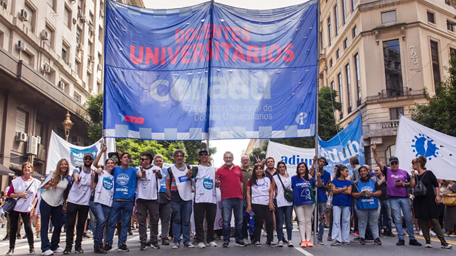 Docentes universitarios ratificaron paro y convocaron a una gran marcha federal