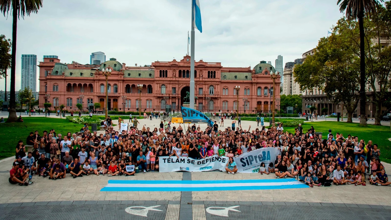 Télam cumple 79 años bajo amenaza de cierre y con una enorme lucha