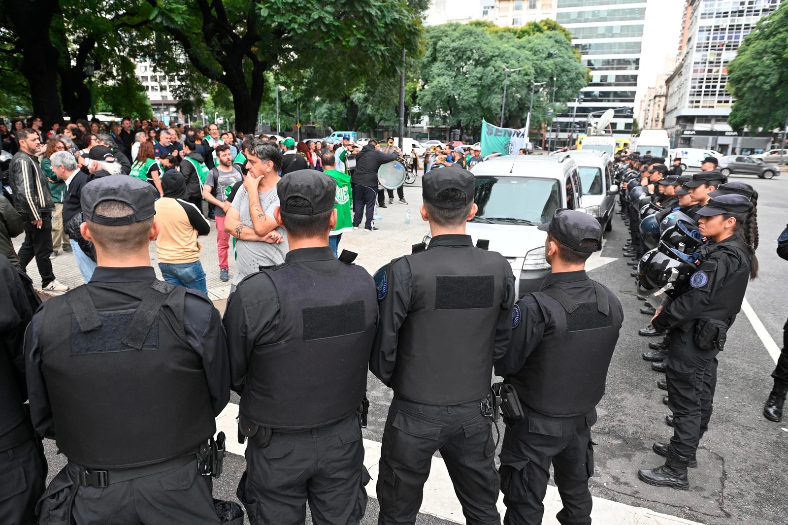 Trabajadores de la SENAF marcharon en repudio a los más de 300 despidos