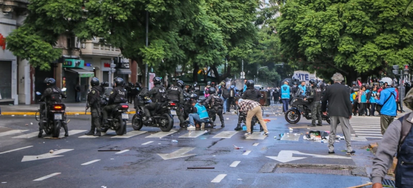 Una persona perdió la visión de un ojo durante la represión a movimientos sociales