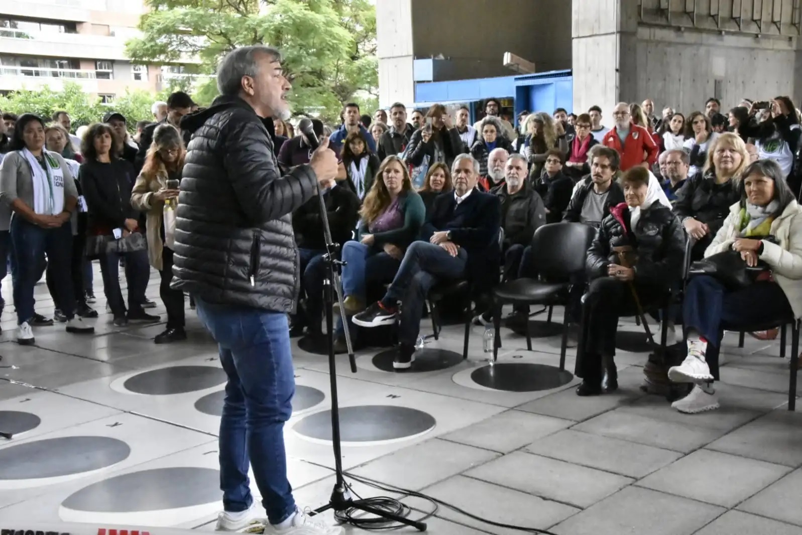 Aguiar llamó a multiplicar las protestas para defender el Estado