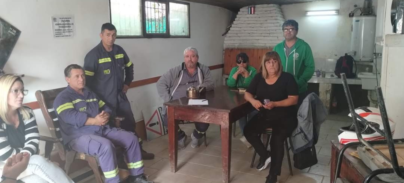 Cinco Saltos: Asamblea de los trabajadores de ARSA por condiciones laborales