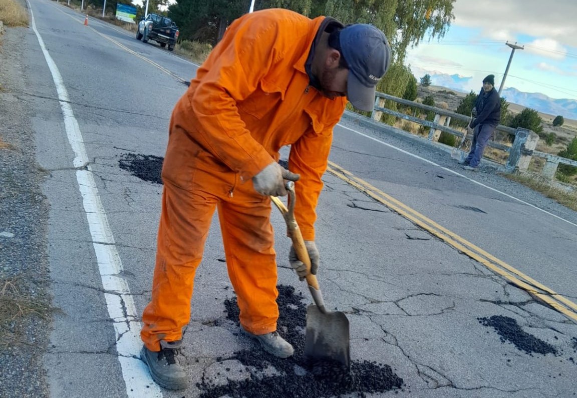 Arreglan y mejoran el acceso al aeropuerto de Bariloche