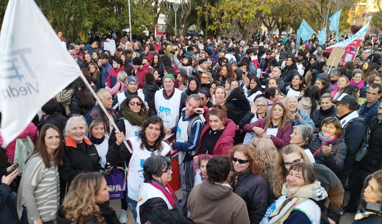 (((video))) Río Negro: UnTER en la marcha federal en defensa de la Universidad Pública