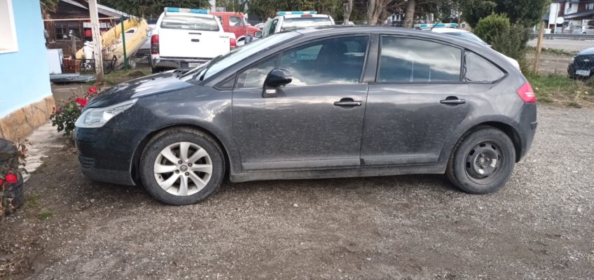 Bariloche: Policía evitó delitos con inhibidores, detenidos y secuestro de un auto