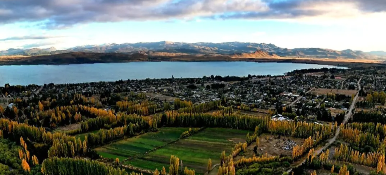 Otoño en Dina Huapi: un paraíso escondido entre la estepa y la cordillera