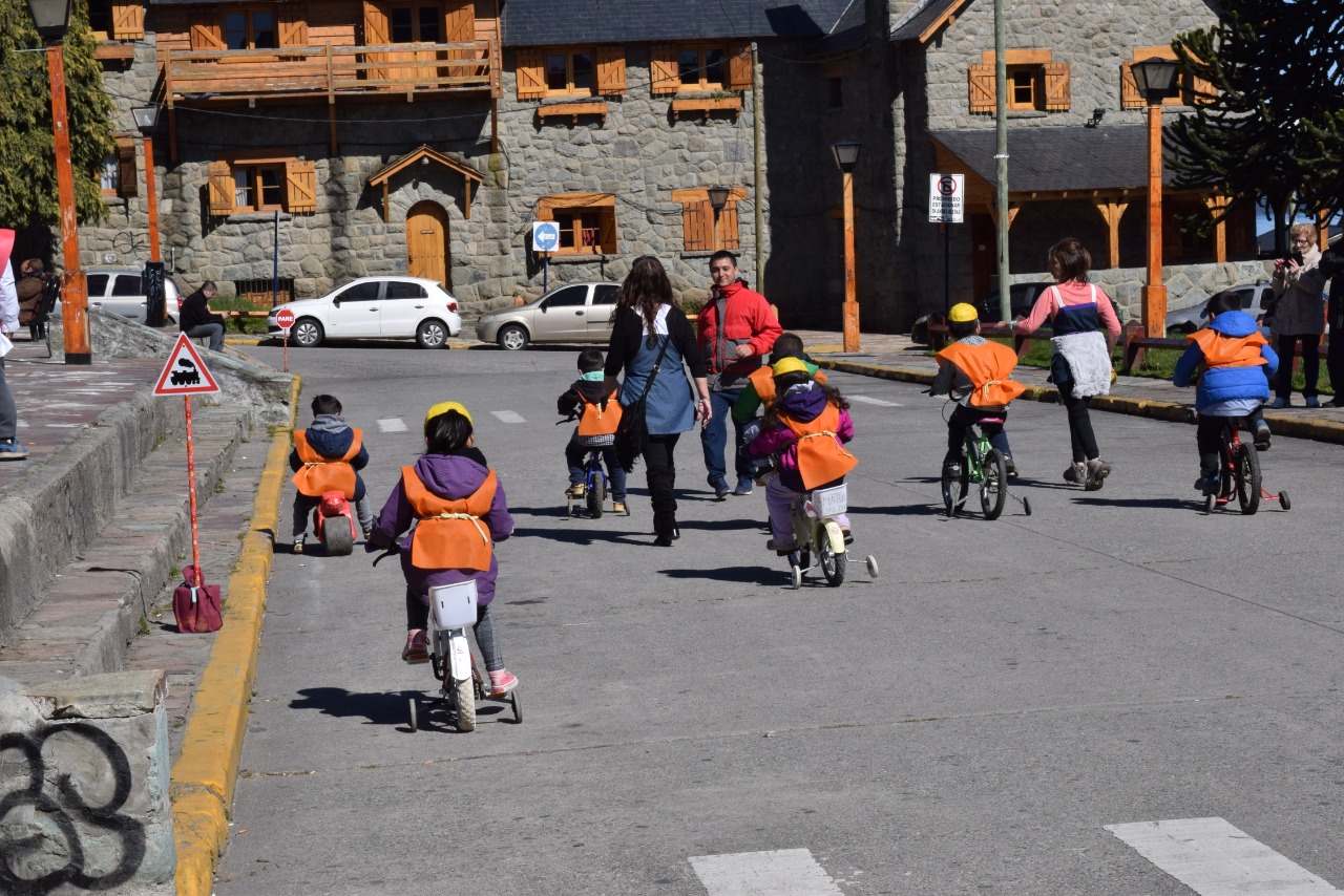 Invitación a las Charlas de Educación Vial en Bariloche