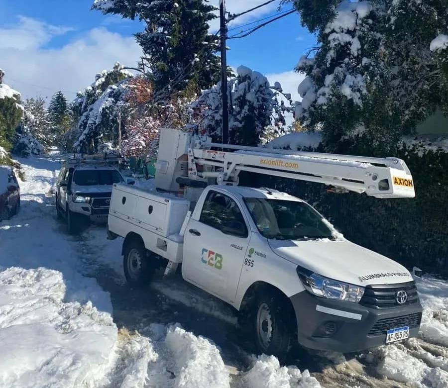 El temporal provocó cortes del suministro eléctrico en distintos barrios de Bariloche