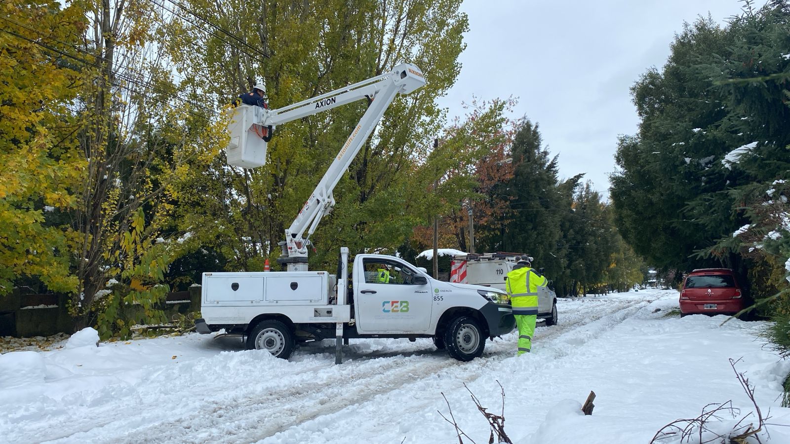 Las nevadas generan cortes en distintos sectores de Bariloche