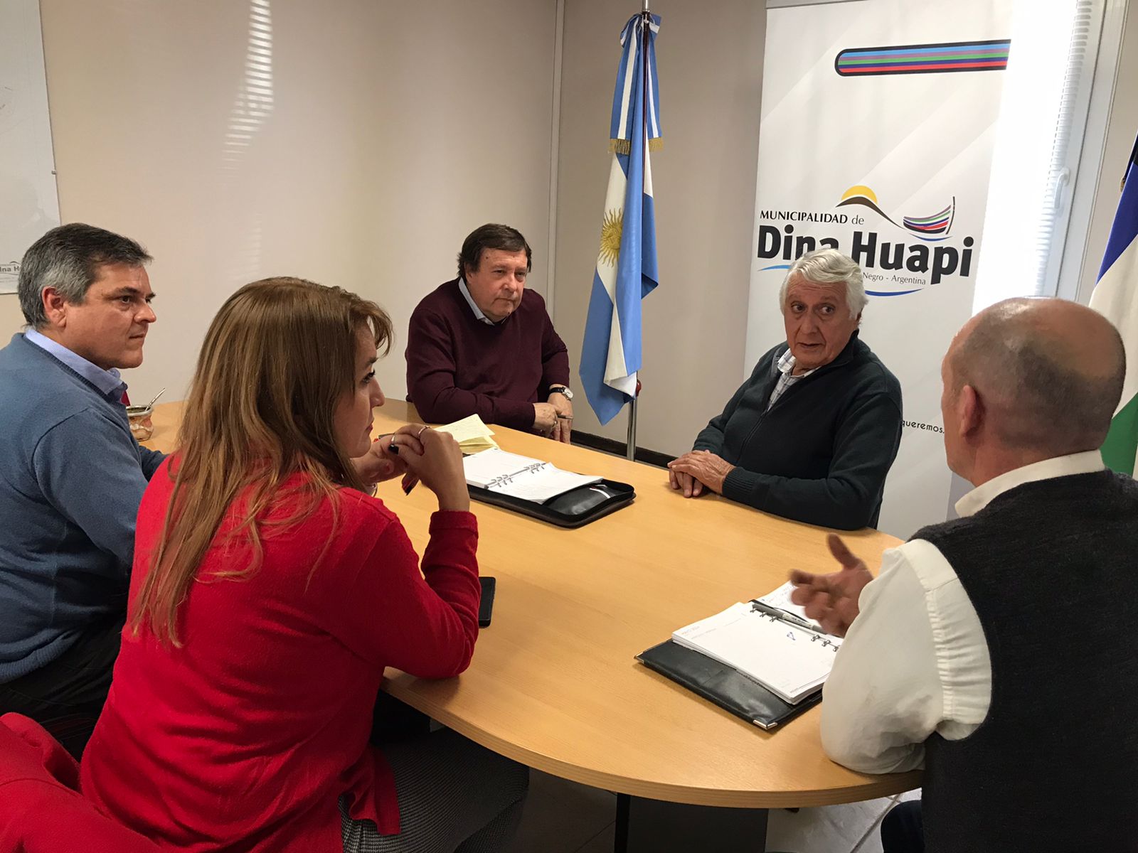 Dina Huapi y Provincia planificaron y repasaron diferentes obras y trabajos