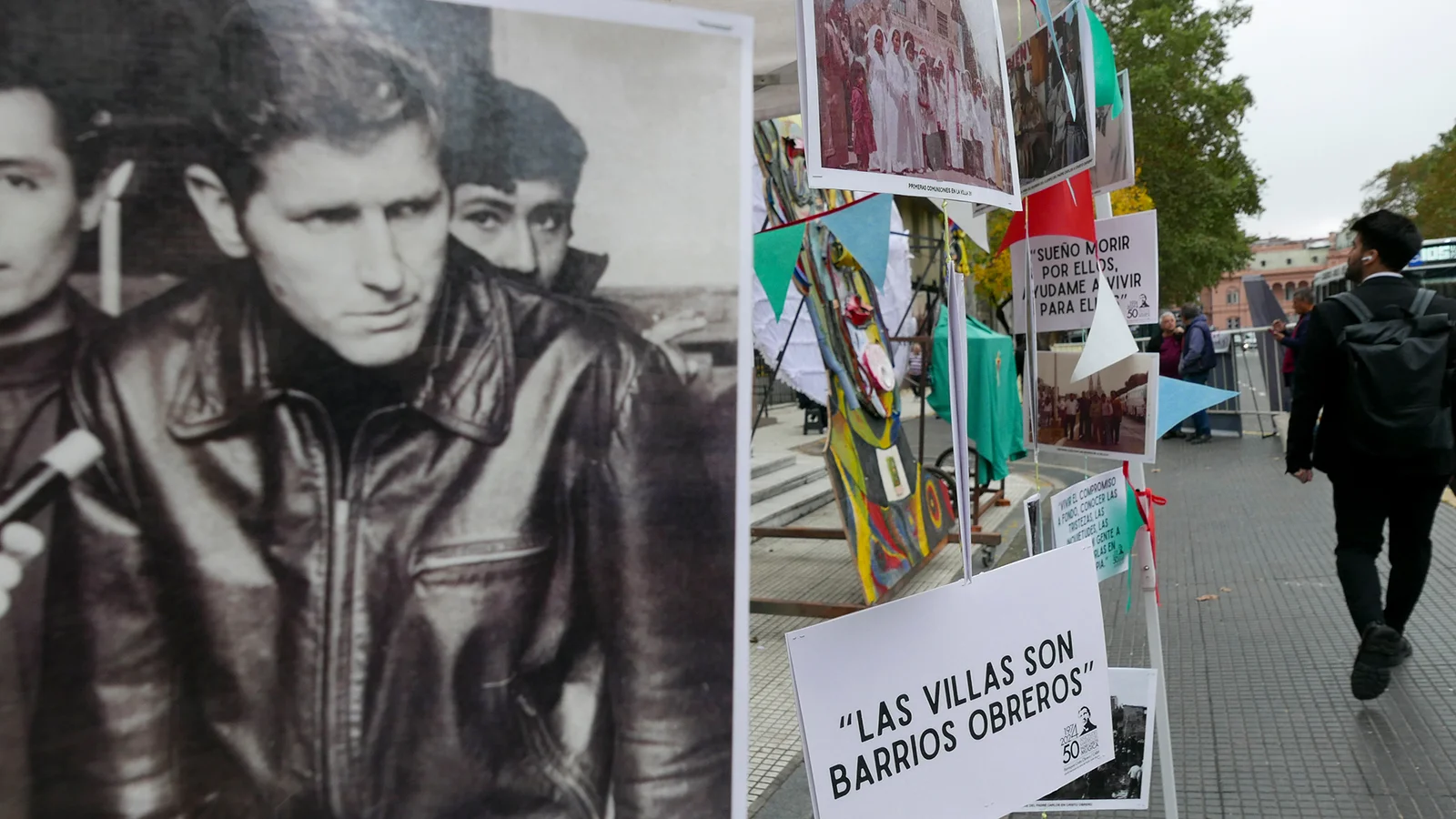 Plaza de Mayo: comenzó la Semana Carlos Mugica, a 50 años de su martirio