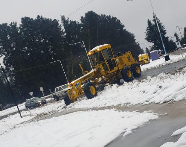 Bariloche: El Municipio despejó los accesos en las escuelas del Km 8