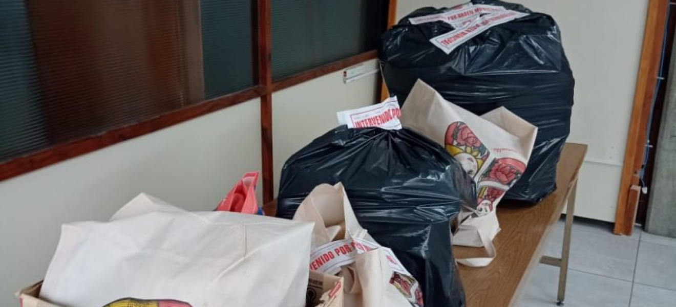 Bariloche: Secuestran gran cantidad de cajas de chocolates y autopartes en un allanamiento